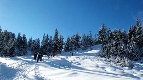 Rejoining the main track. Hordes of people were coming down
