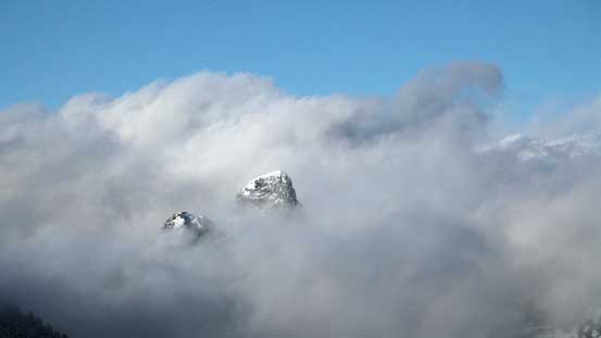 The tip of West Lion showed up