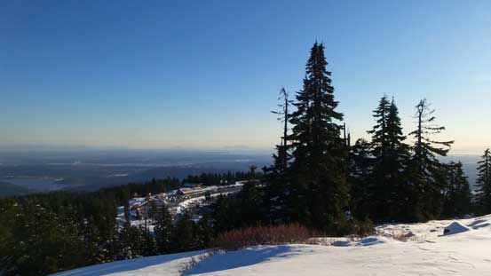 Arriving at the first lookout. The parking lot is visible too.