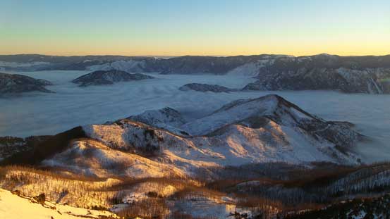 The valley clouds and the morning colours