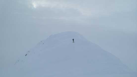 Descending off from the first highpoint along this ridge