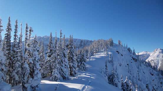 Back to Haven/Beacon col, ready to re-ascend back up Haven Peak