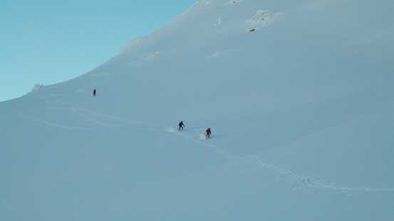 Skiing off the NW slopes of Famine Mountain