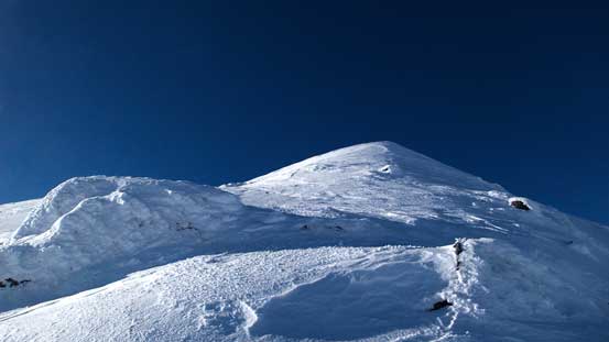 On the upper SE Ridge now, looking ahead