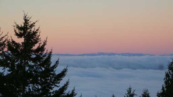 Alpenglow on the southern Vancouver Island's peaks