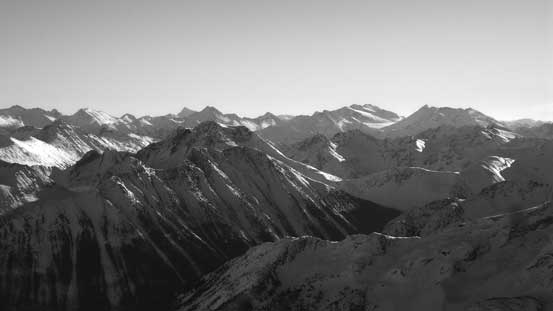 Peaks nearby Kumkan, Mehatl and Kwioek