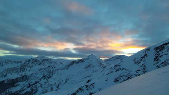 Morning colour over Vantage & Duke