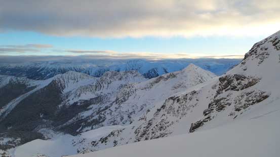 Already higher than Vantage Peak, looking towards the eastern Duffey area