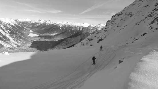 Skiing into the north bowl