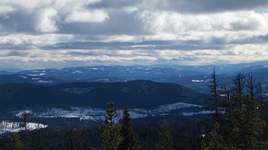 Looking south, peaks near Coquihalla were still soaked in.