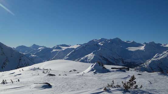 From the highpoint on this ridge, looking towards the familiar peaks on Spearhead Range