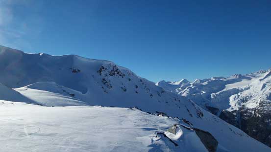 As you can see, there's no easy way to access Wedge Mountain's west ridge in winter conditions..