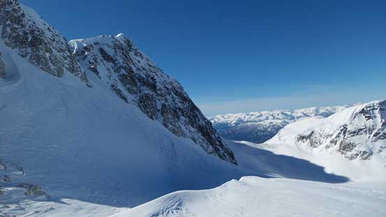 A view looking across the north side of Wedge Mountain from Weart/Wedge col