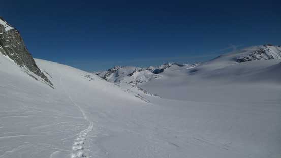 Looking back at the traverse/descent that I did into the east bowl