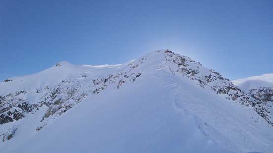 Ahead is the crux section. It's longer than appeared in this photo