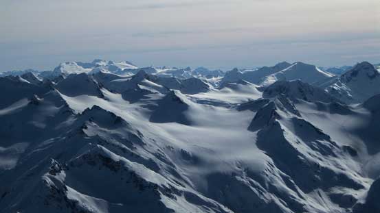 A whole bunch of peaks along Spearhead Traverse. Mamquam Mountain on left skyline