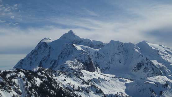 The very iconic Mt. Shuksan has the reputation to be the most beautiful peak in Washington state