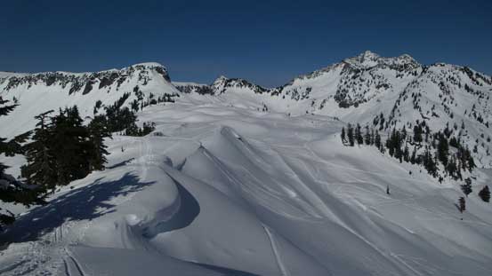 Continuing down along the ridge