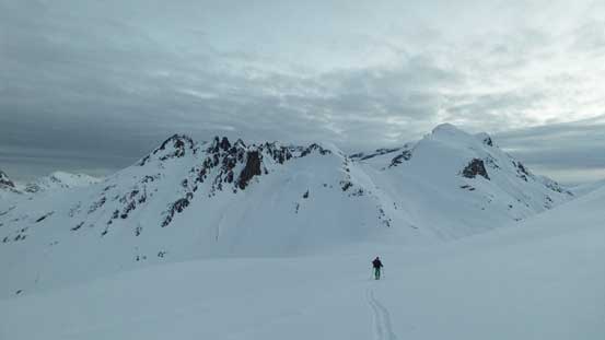 Skinning up in the morning with Deception Peak and The Sphinx behind