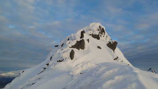 Here's the summit of Glacier Pikes. Boot-packing required