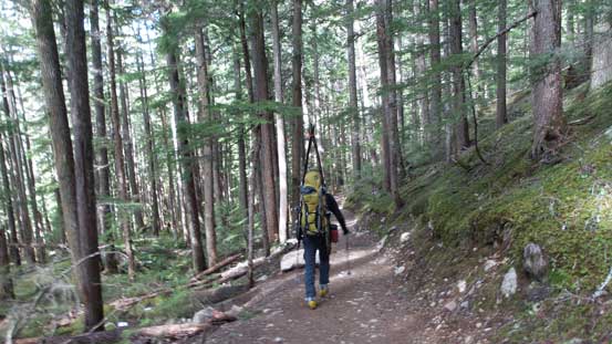 The final 2.5-km plod back to car....