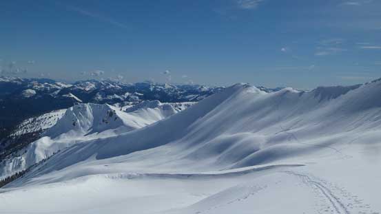 Looking back that tiny bump of Diamond Head