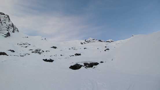 Ahead is the very foreshortened White Salmon Glacier