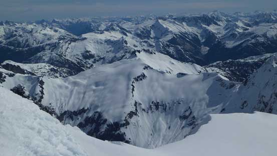 Icy Peak in the foreground by Noosack Cirque