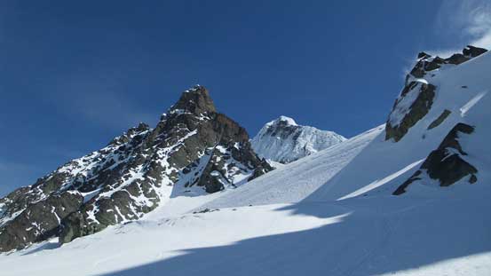 Looking back towards Winnie's Slide with the Summit Pyramid behind