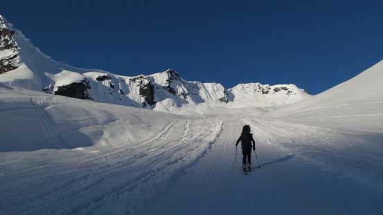 Skinning into the sunshine. It's going to be a hot day ahead!
