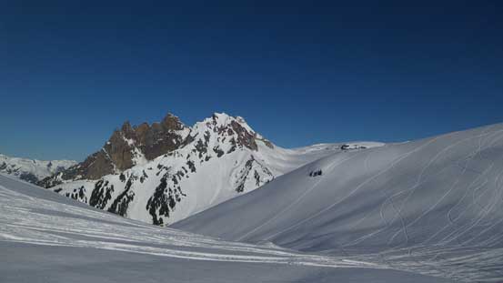 From the broad pass west of Brandywine, looking towards Cayley massif