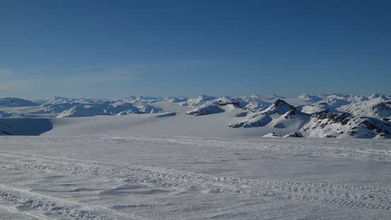 Looking north over Les Gendarmes towards the Pemberton Icefield