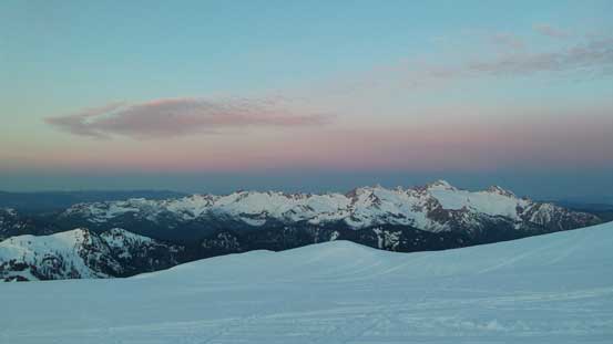 Just before alpenglow time, looking towards Twin Sisters Range