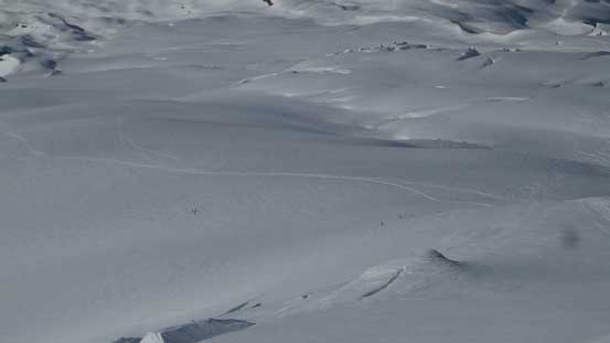 If it's possible to zoom-in further you can see other groups approaching