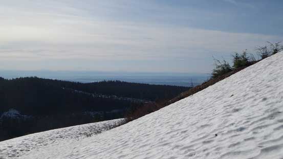 Good place to gaze the Greater Vancouver. Too bad about the haze