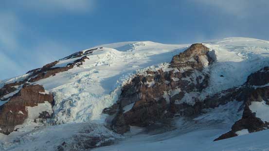 Icefalls on Mt. Rainier are gigantic !