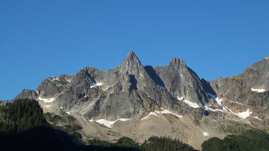 These are two unnamed summits south of Slesse Mountain. They look surely impressive