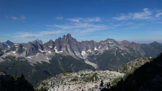The view of Slesse Mountain and its group constantly attracted me looking back