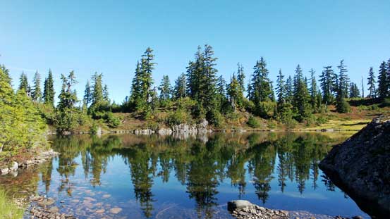 The first of the many tarns/lakes in this trip.