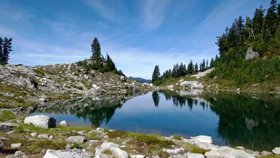 A perfect spot to take a break. Oh by the way, there was plenty of water sources along the route