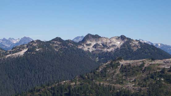 Another unofficial summit nearby - Pollen Peak