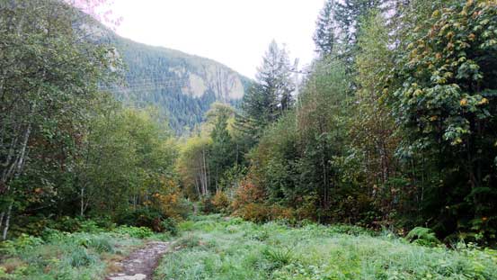 This is the main trail near the start. 