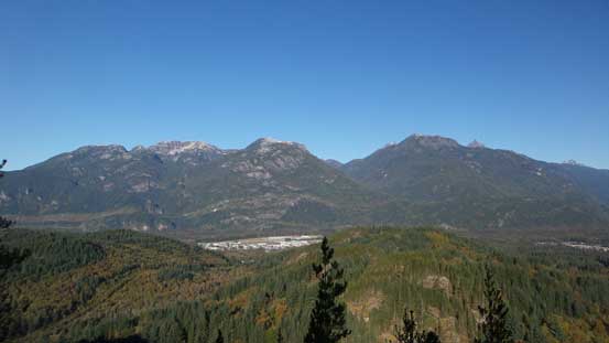 The rarely ascended Mt. Murchison, Mt. Lapworth and Mt. Thyestes across the valley. 