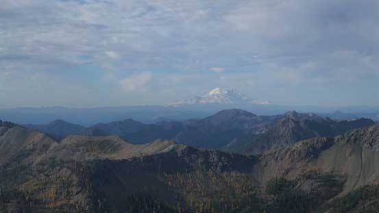 Mt. Rainier always catches one's eyes