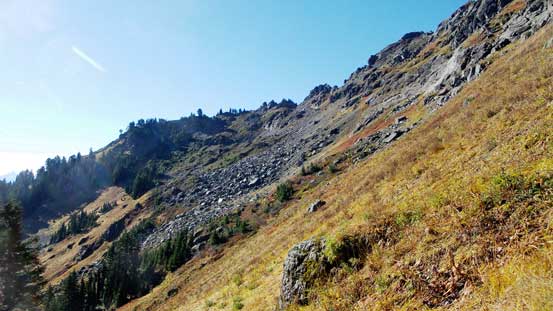 Plodding up the NE Ridge of Sauk Mountain now. It's time to traverse this bench. 