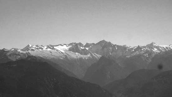 Eldorado Peak is always an eye-catching giant, also nearby Cascade Pass