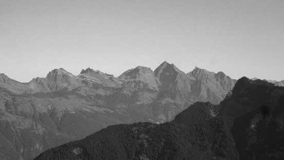 A zoomed-in view of peaks in Cheam Range. Welch Peak is the highest out there.