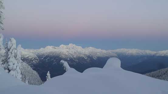That pink horizon at dawn over the iconic Tantalus Range