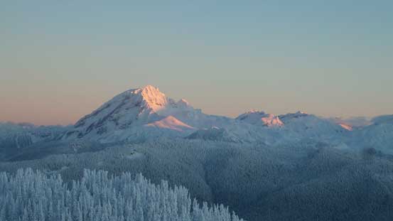 Atwell/Garibaldi massif on glow. The tip of Diamond Head in front also on glow.