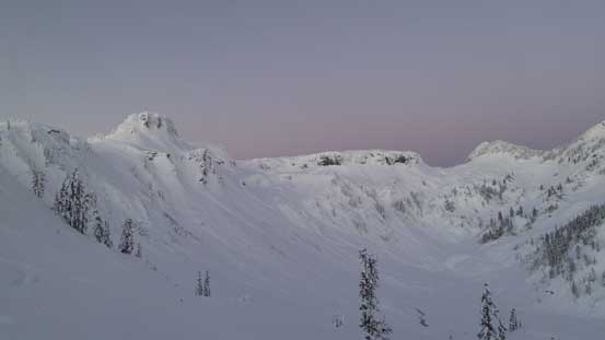 A look at Table Mountain and its NE slopes that I'd descend later